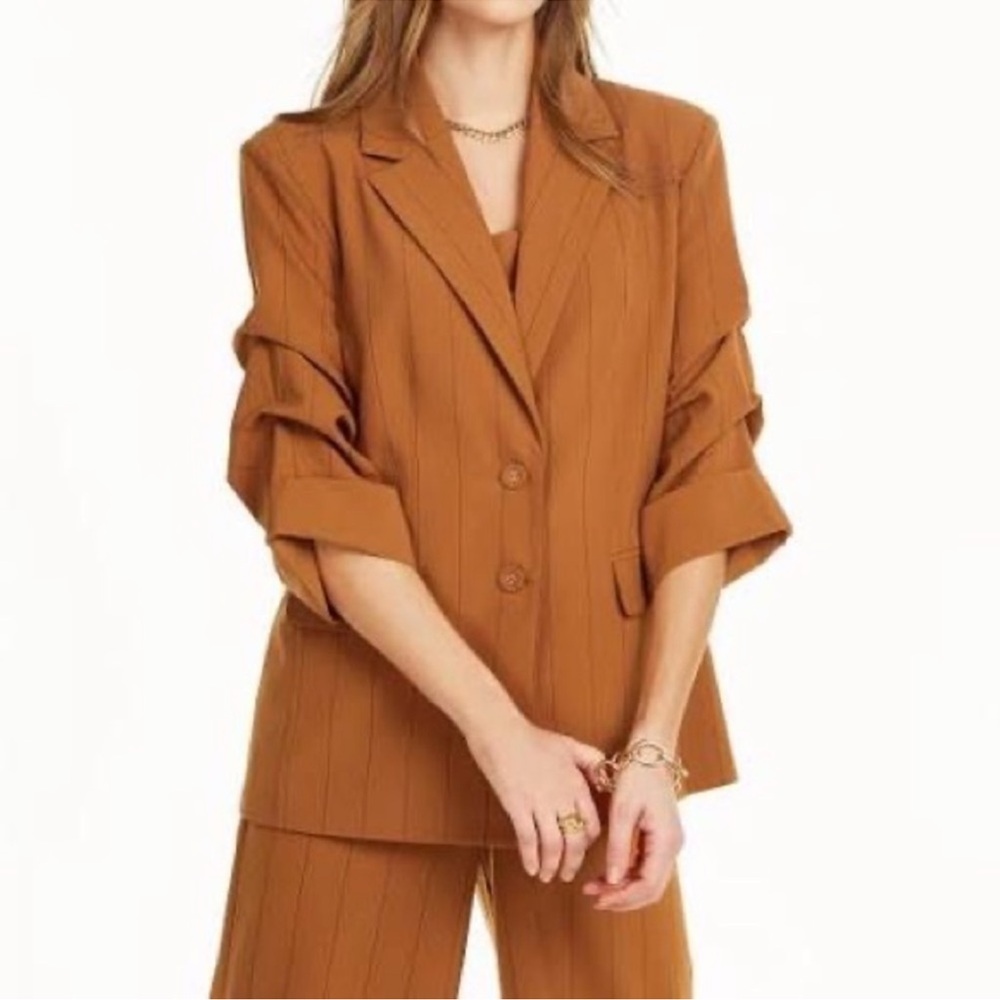 DANIELLE BERNSTEIN Tan Oversized Blazer & pants